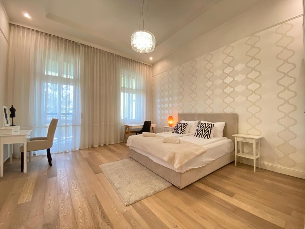 Romantic Riverview Bestern Σέγκεντ Εξωτερικό φωτογραφία