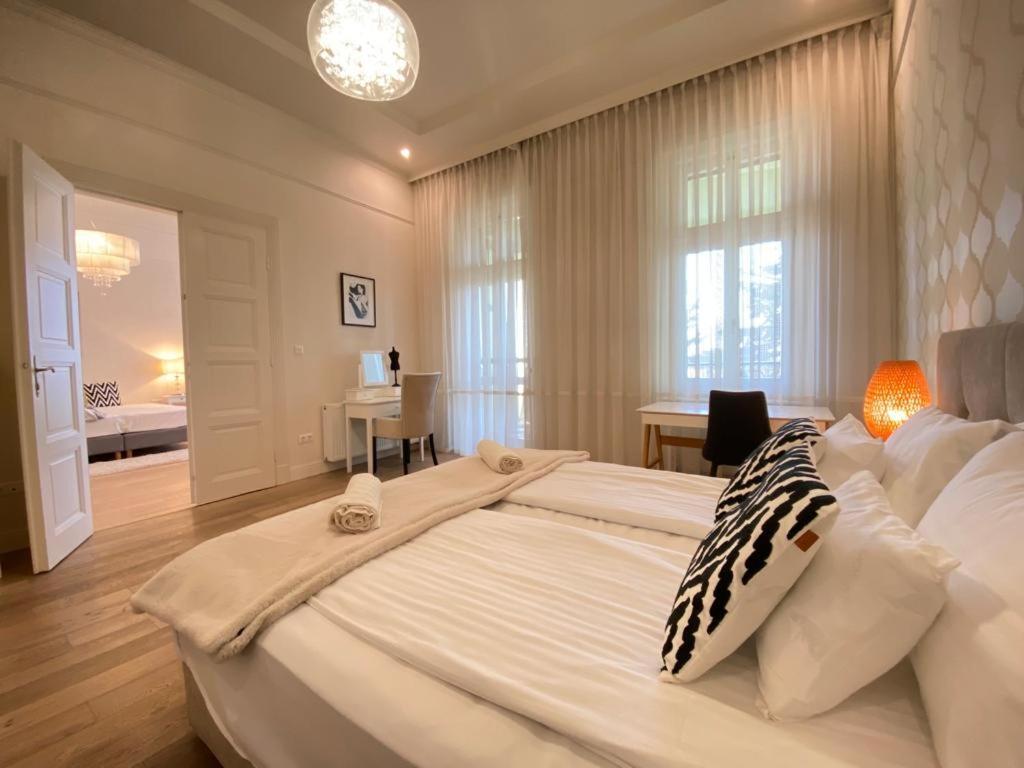 Romantic Riverview Bestern Σέγκεντ Εξωτερικό φωτογραφία