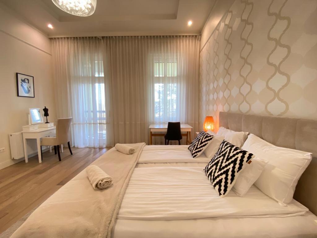 Romantic Riverview Bestern Σέγκεντ Εξωτερικό φωτογραφία